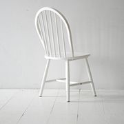 Chaise scandinave blanche contemporaine