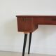 Bureau vintage en teck sur pieds noirs