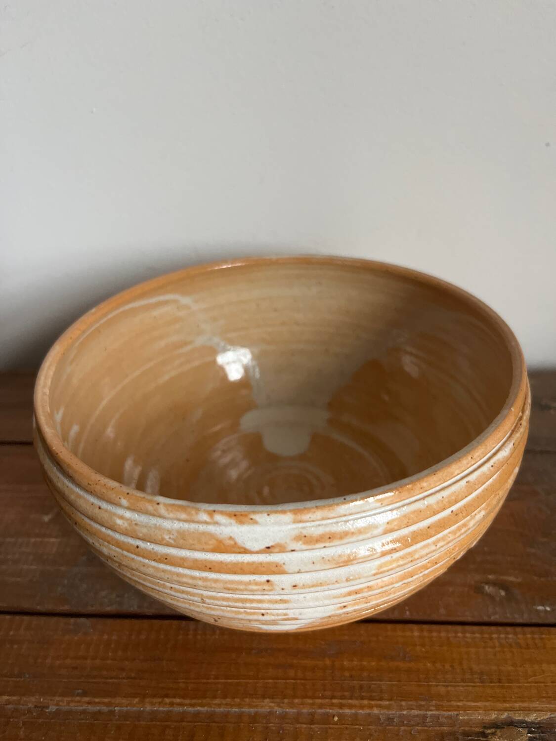 Stoneware salad bowl