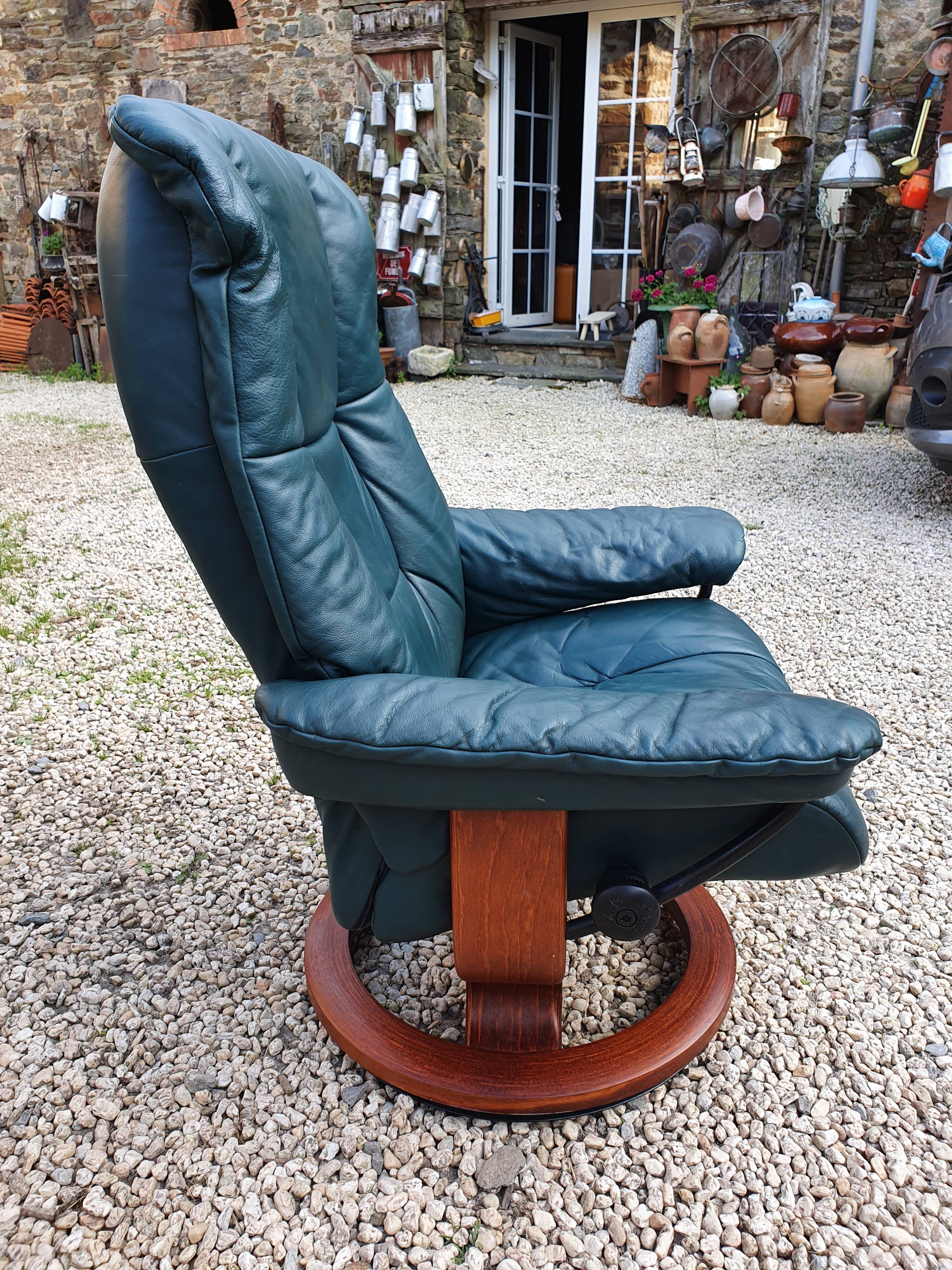 Vintage armchair ekornes green leather