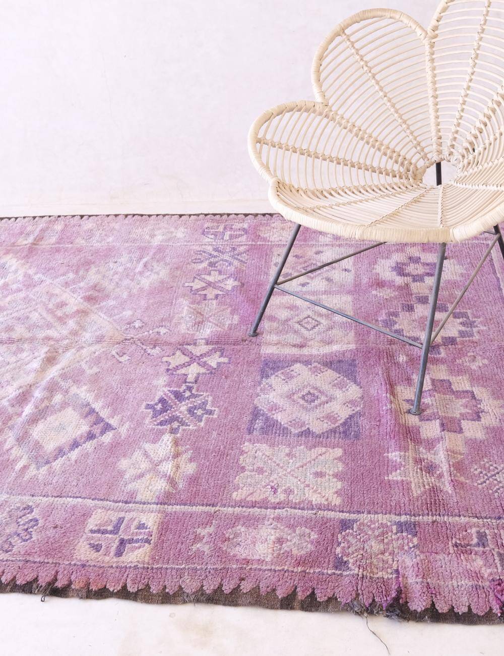 Vintage Berber Rug - 255 x 188 cm