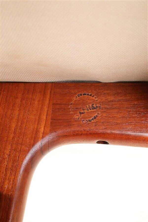 ACO Møbler / Erik Buck “310” chaise en teck / cuir noir / design danois moderne du milieu du siècle / années 1960 / Buch