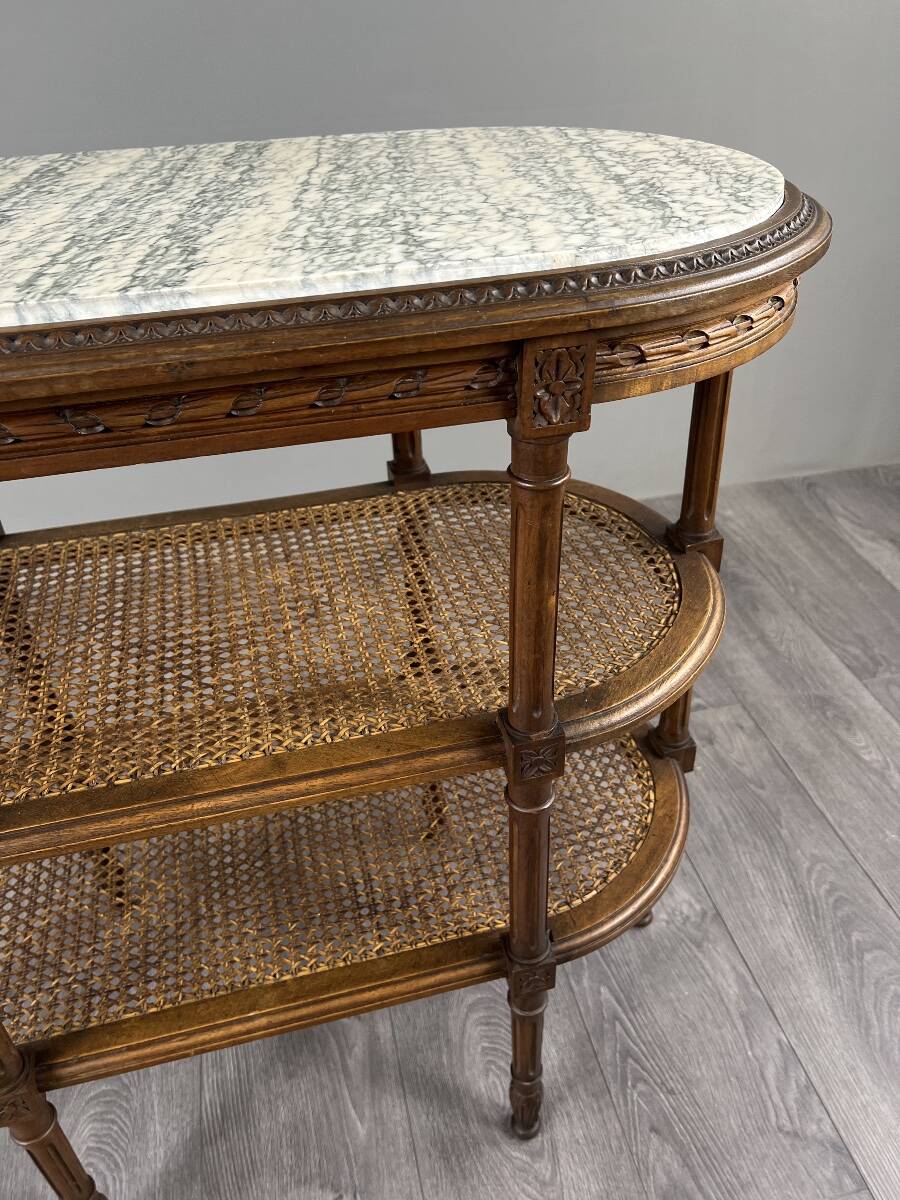Table desserte de style Louis XVI en bois sculpté, marbre et cannage, XIXe Siècle