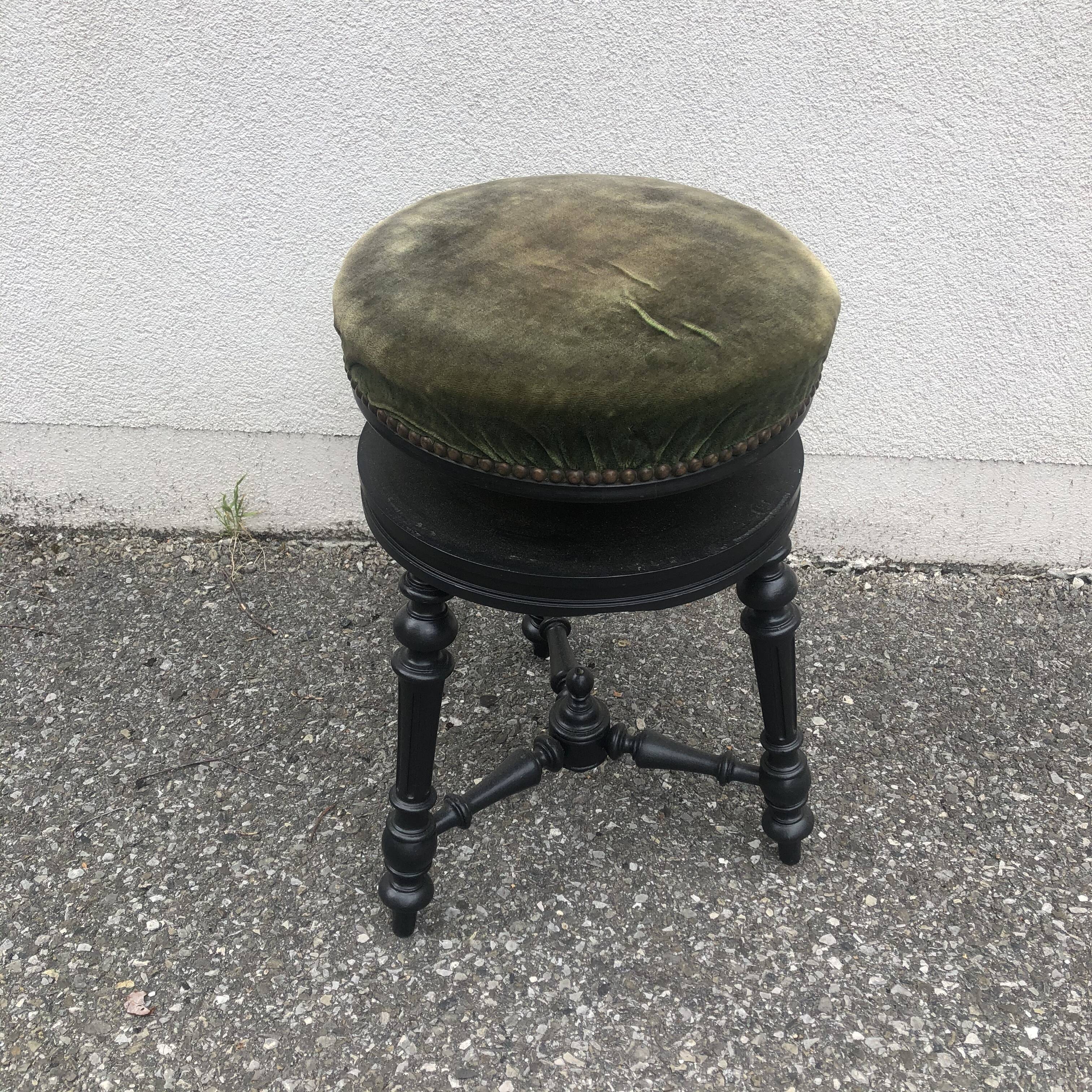 Piano stool