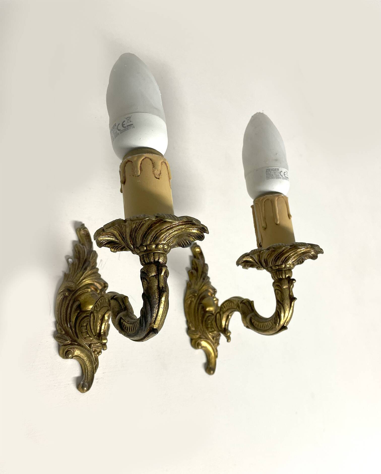 Pair of bronze chandelier wall lights, classic style, Louis XV