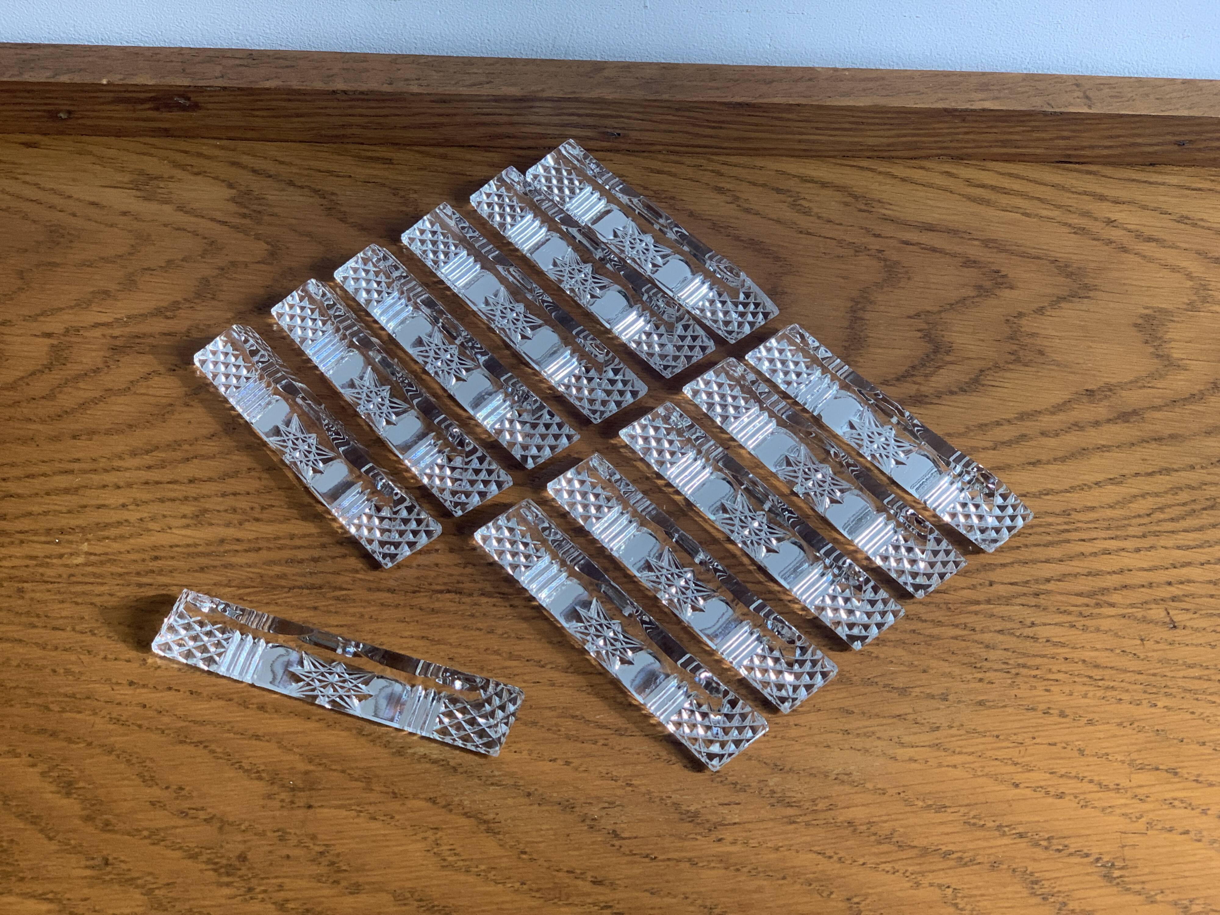 Crystal knife holder