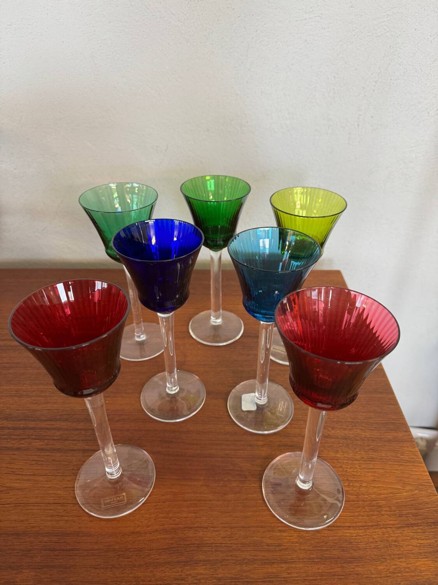 Verres à vin colorés en cristal Saint Louis