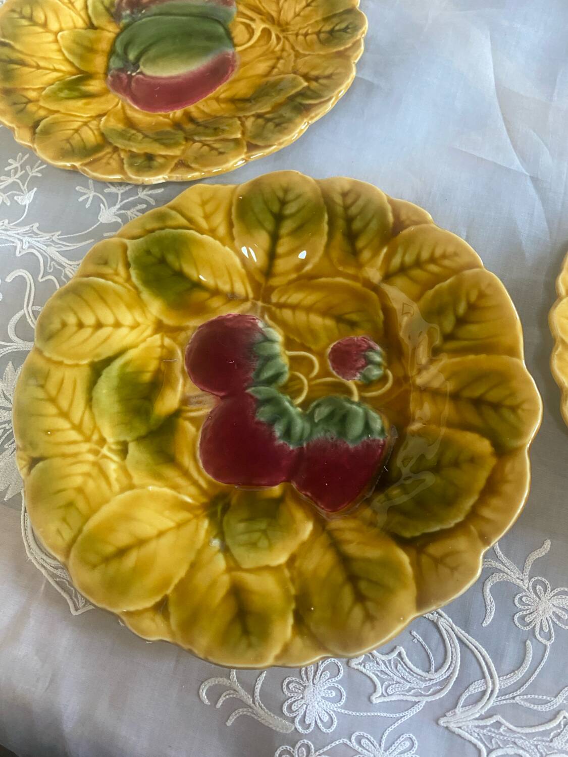 Set of 6 dessert plates in Sarreguemines majolica.