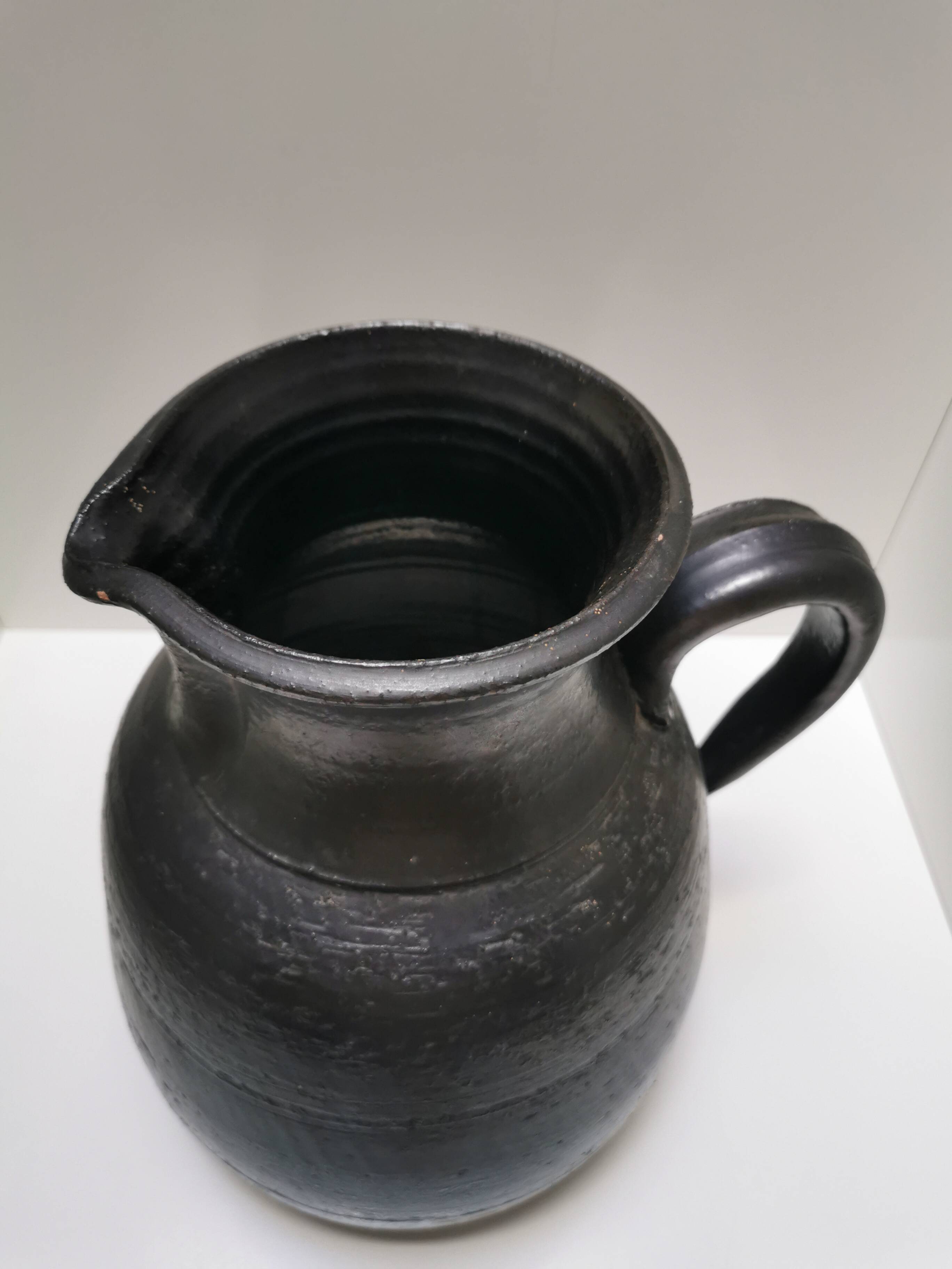 ceramic pitcher Jean Marais