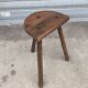 Tabouret tripode en bois 1960