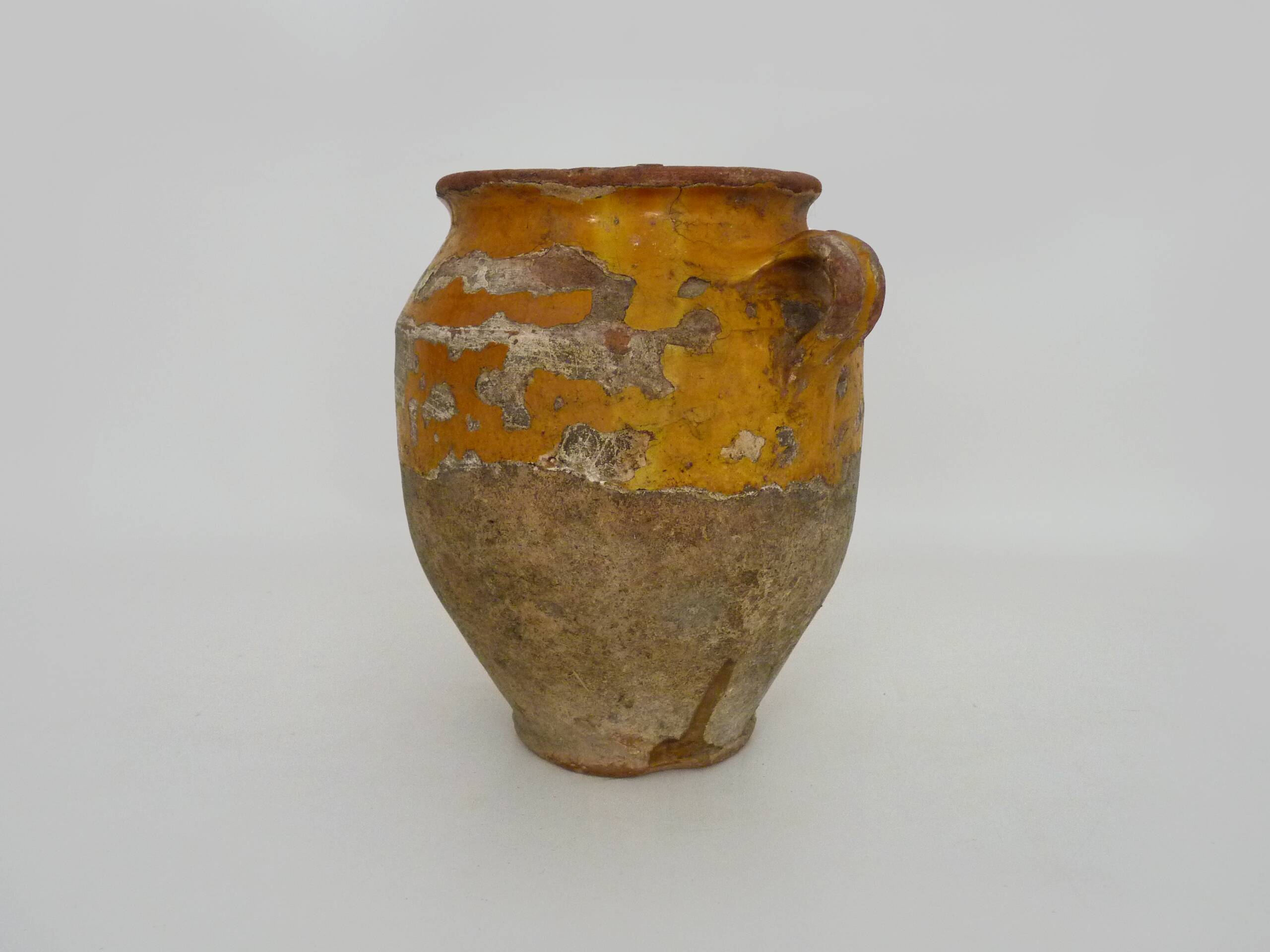 Magnificent glazed yellow confit pot, south-west of France. 19th century.