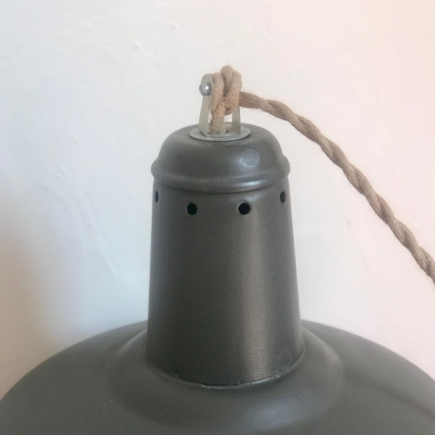Suspension enamelled khaki lampshade