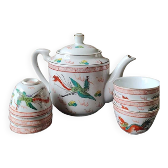 Service à thé Chinois/Théière + 6 tasses. En porcelaine fine. Décor Dragons/Phoenix. Style Famille Rose Feng Shui. Années 70