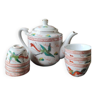 Chinese tea service/Teapot + 6 cups. In fine porcelain. Dragons/Phoenix decor. Feng Shui Rose Family Style. 70s
