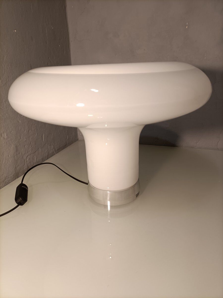 Lampe de table design années 90 modèle Lesbo Angelo Mangiarotti pour Artemide