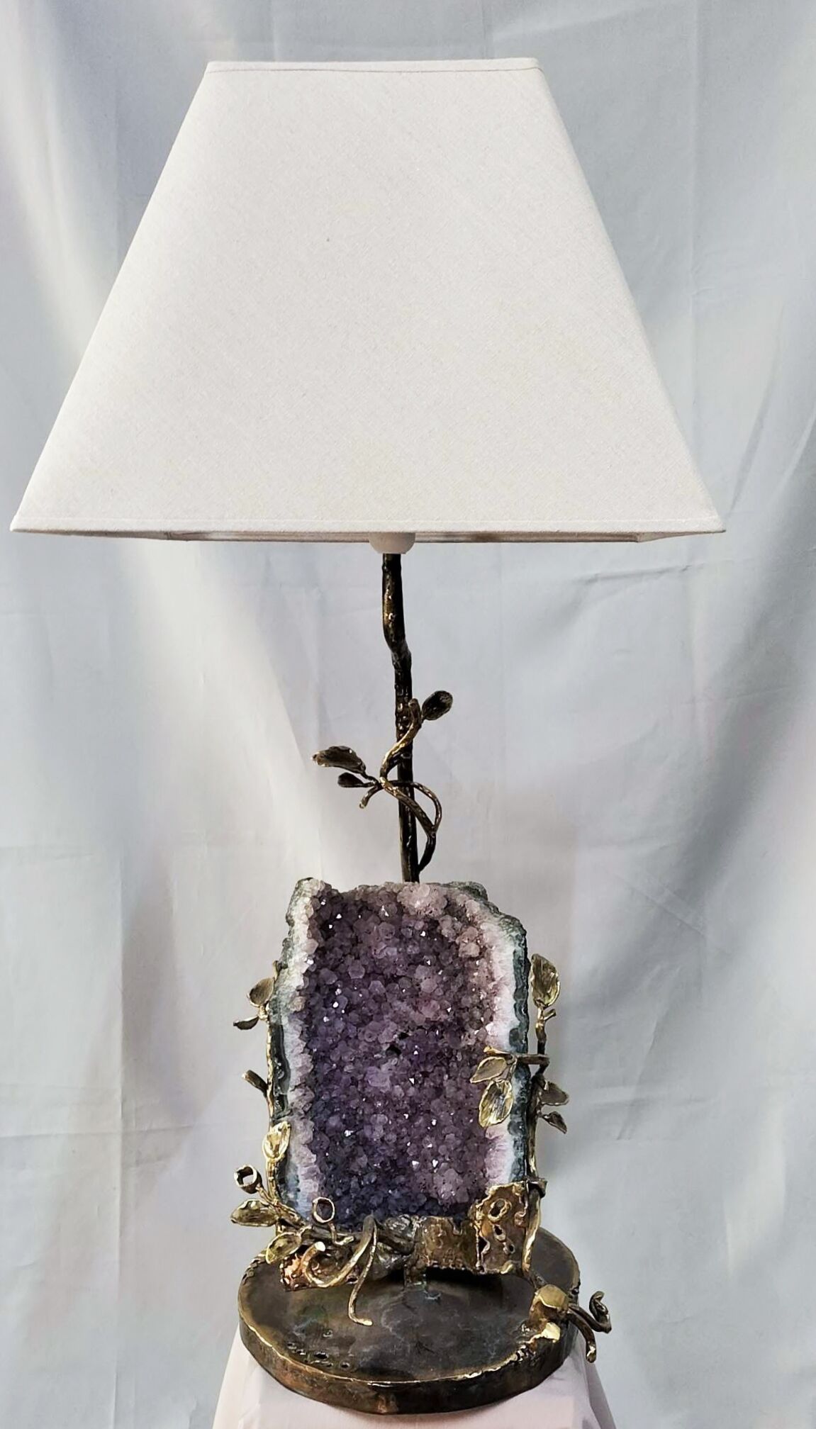 Contemporary sculpture lamp