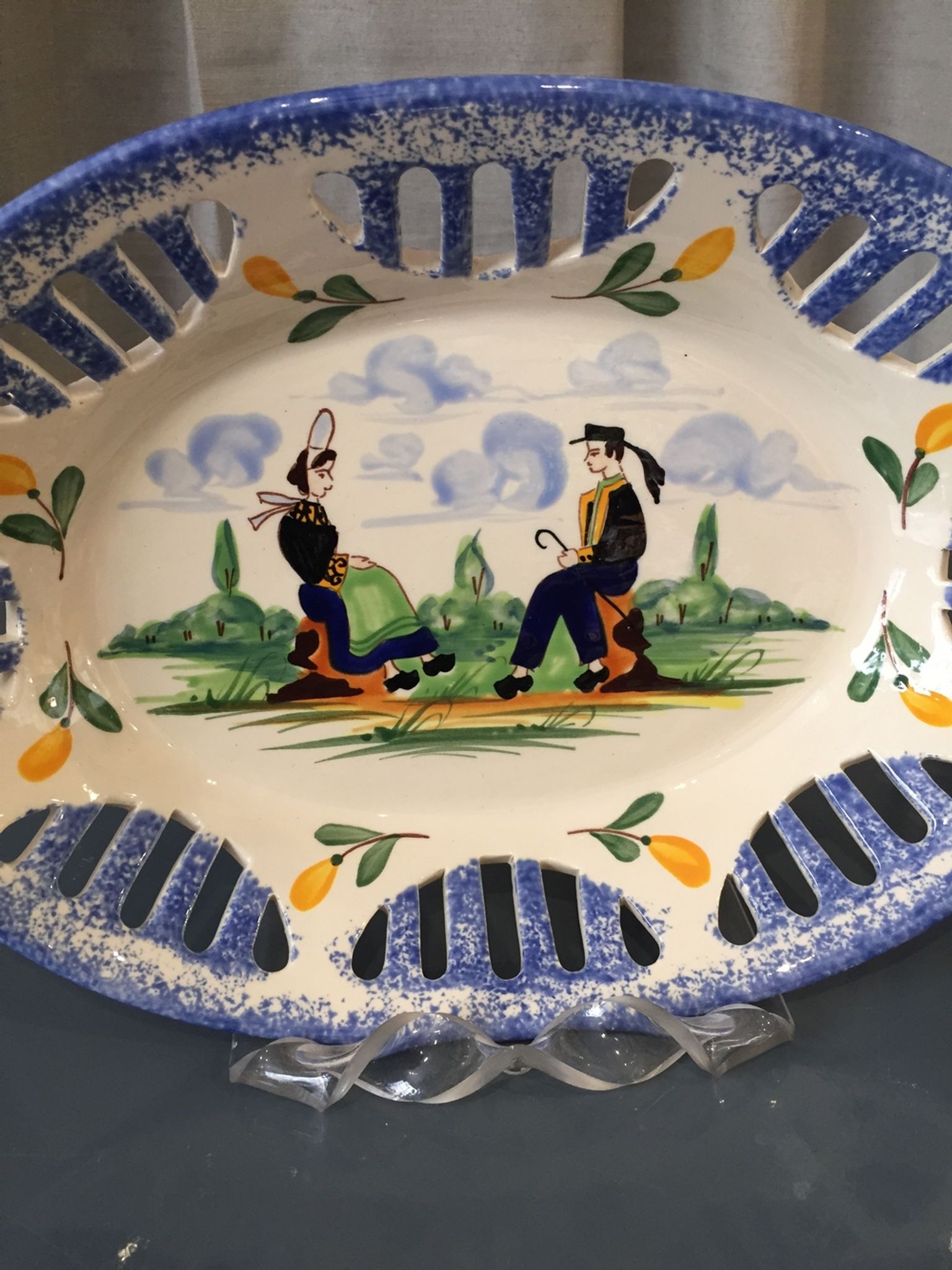 Fruit cup gabriel fourmaintraux breiz pierrick a decor of a couple of bretons