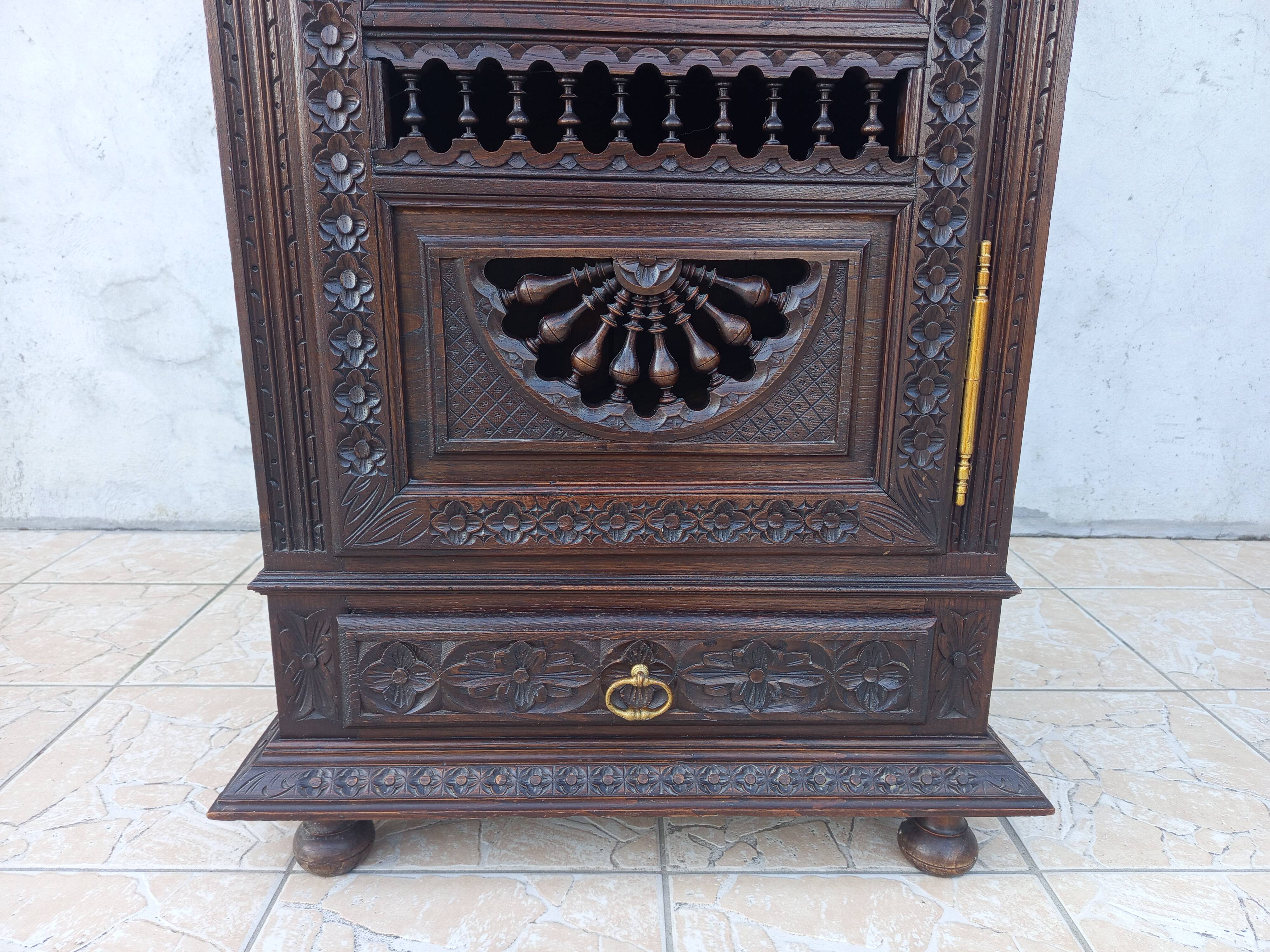 Bonnetière Breton style wardrobe in natural wood