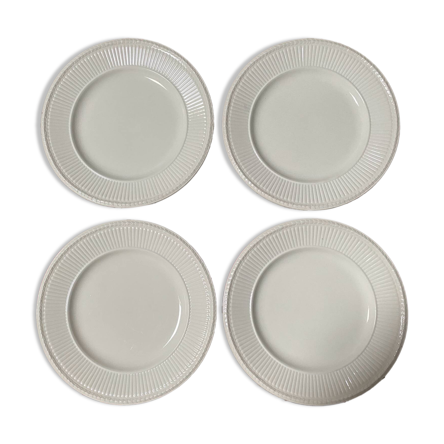 Set of 4 Wedgwood dinner plates
