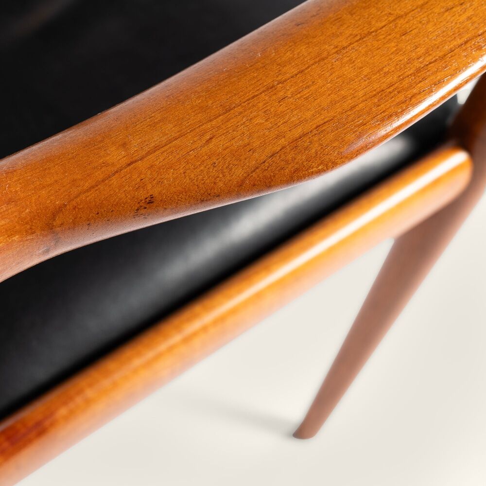 Pair of armchairs JH-513 – Hans J. Wegner
