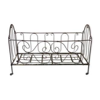 Children's bed wrought iron bench