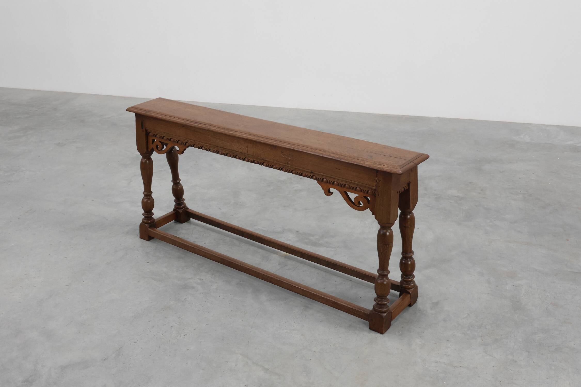 Banc en chêne sculpté jacobéen du XVIIe siècle, Royaume-Uni