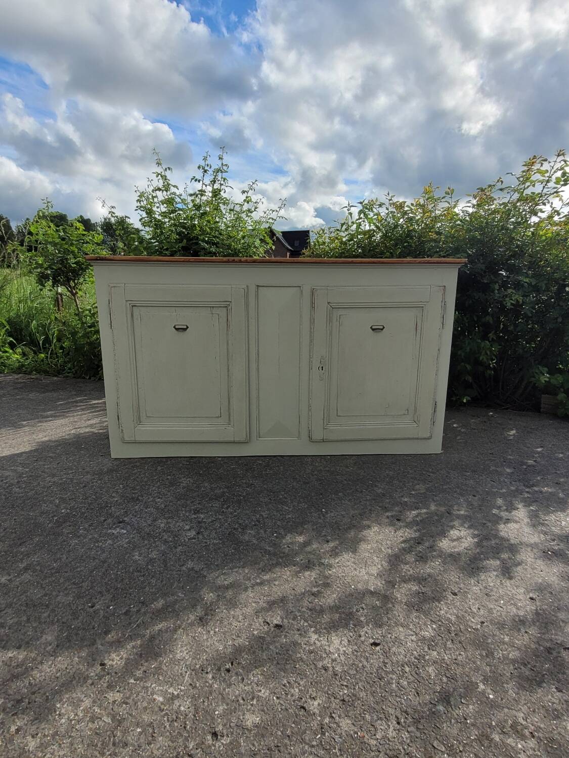Grand buffet en bois massif