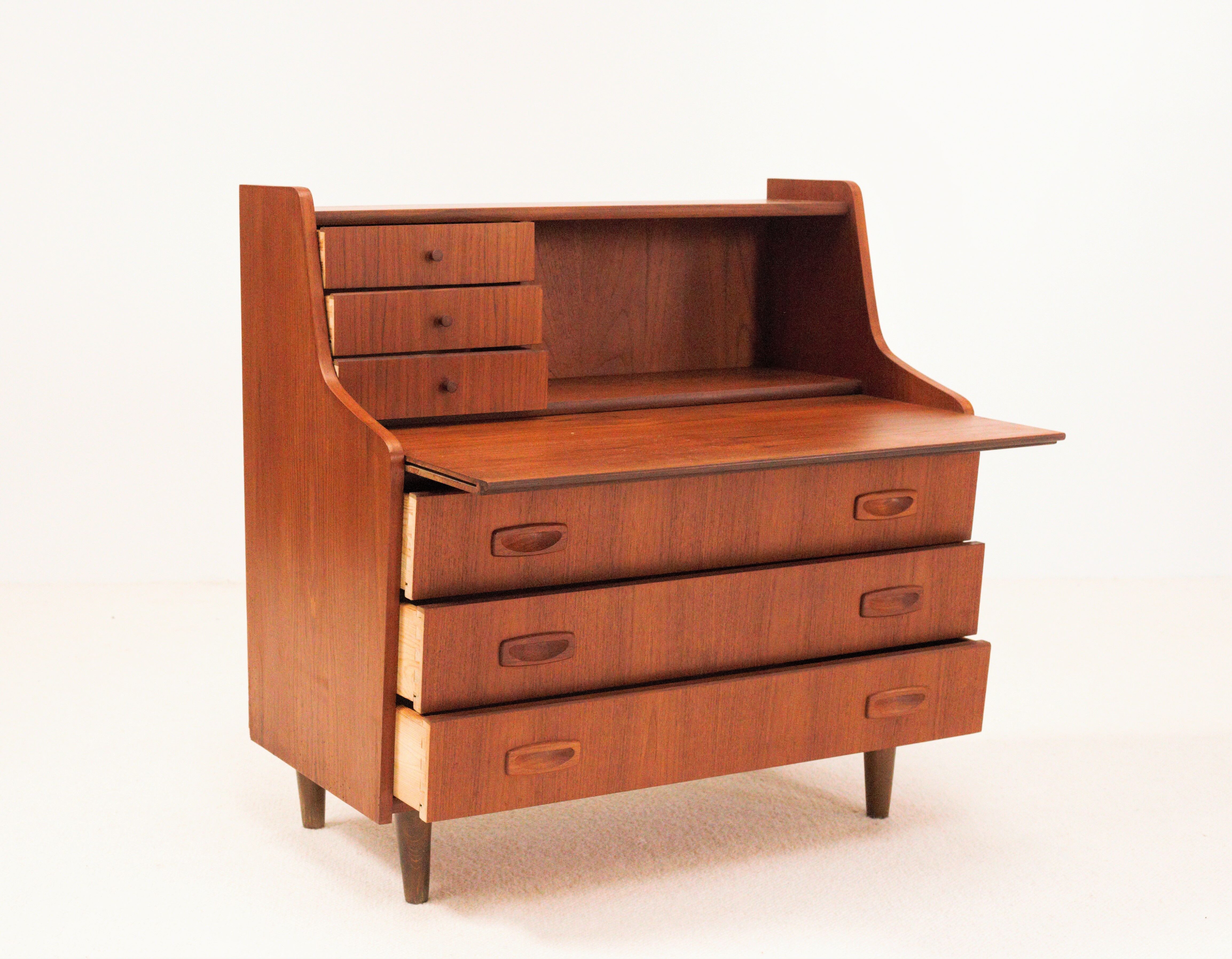 Writing desk
