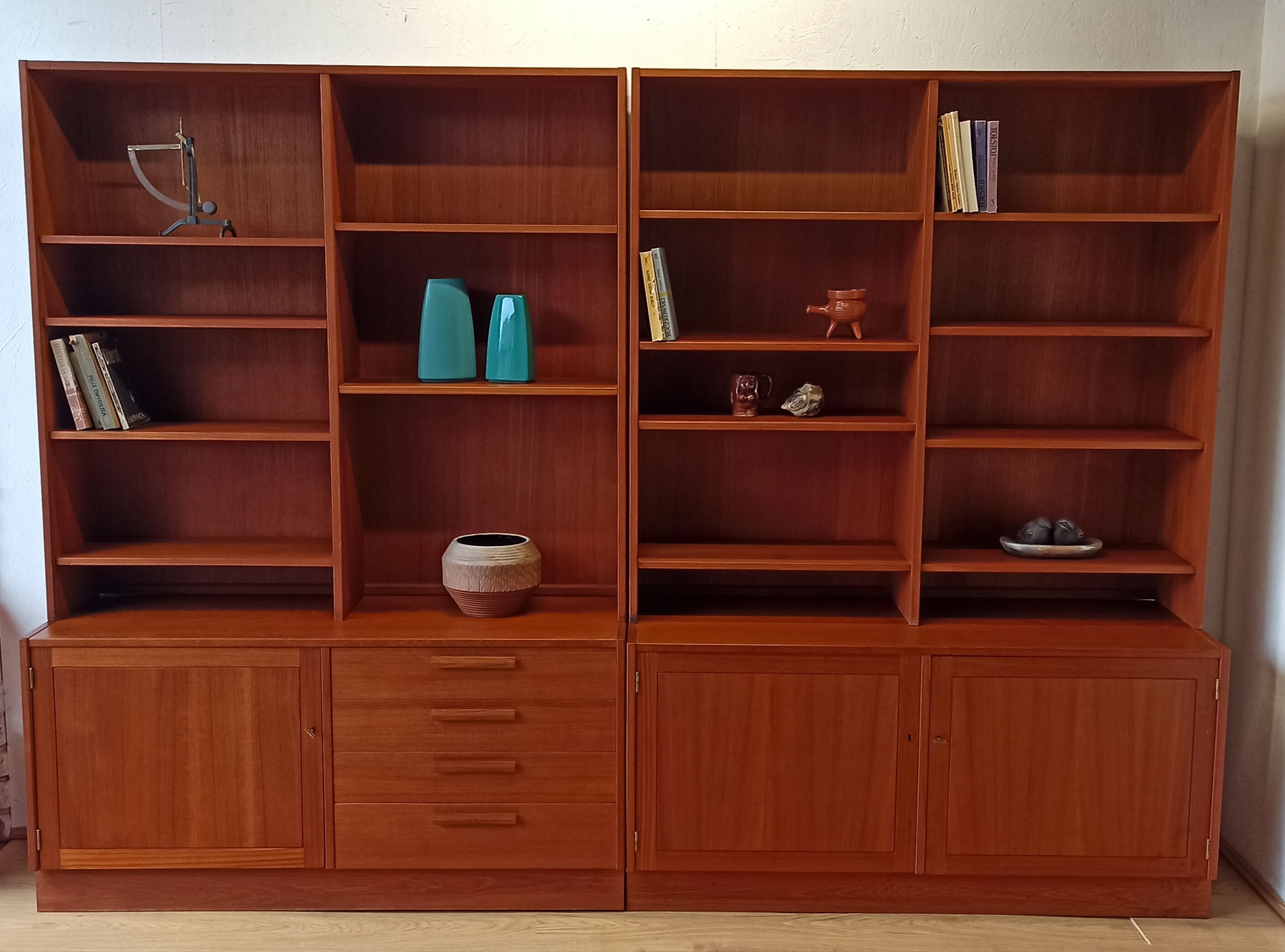 Bookcase by Nils Jonsson for Troeds, 1960