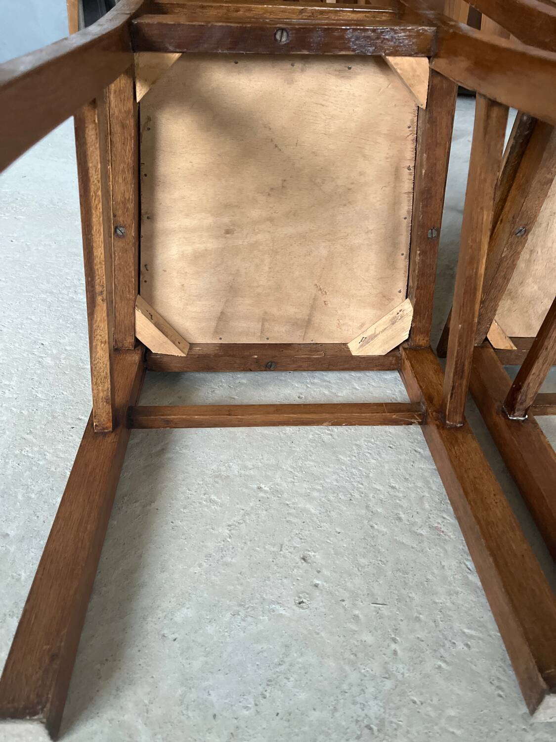 Pair of carved wooden chairs with pink velvet seat ART DECO