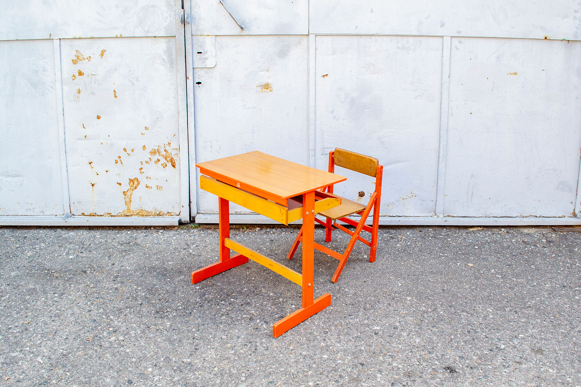 Desk with folding seat for children Fratelli Reguitti style Italia Anni '50