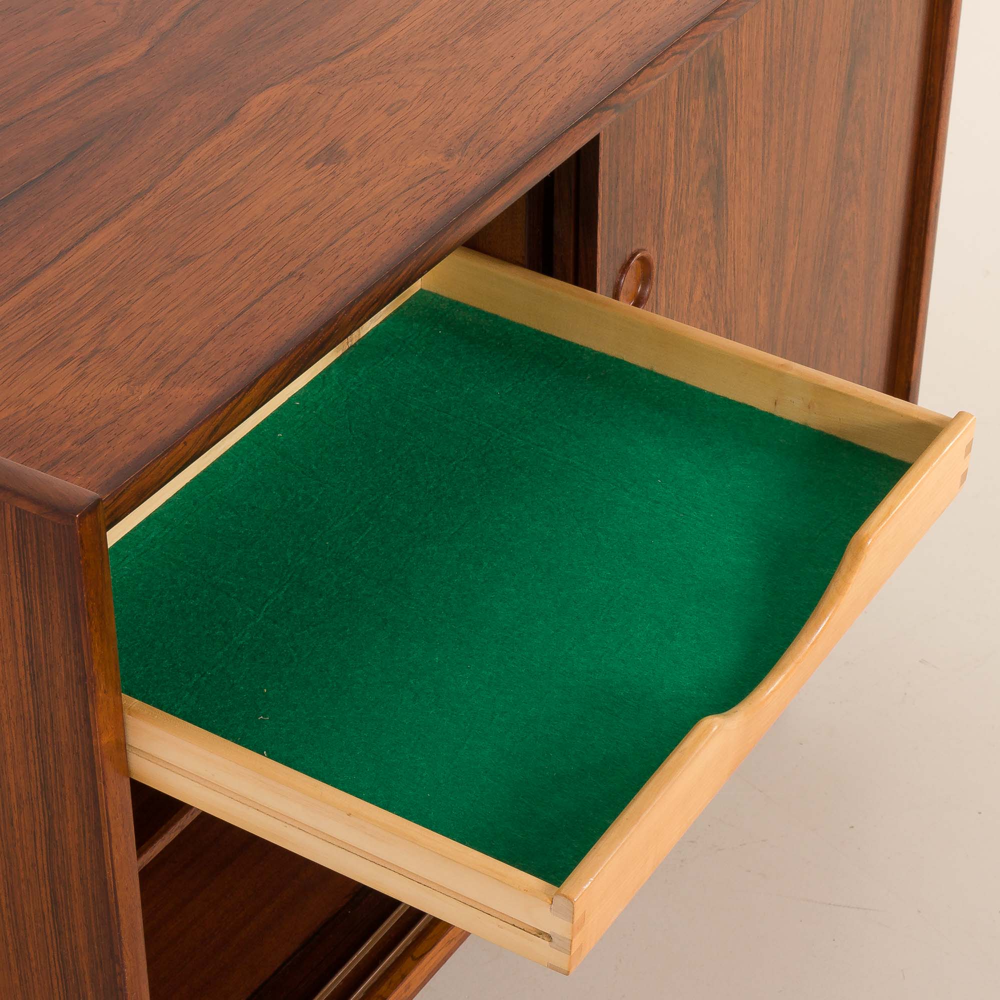 Danish small rosewood sideboard attributed to Hundevad, 1960s
