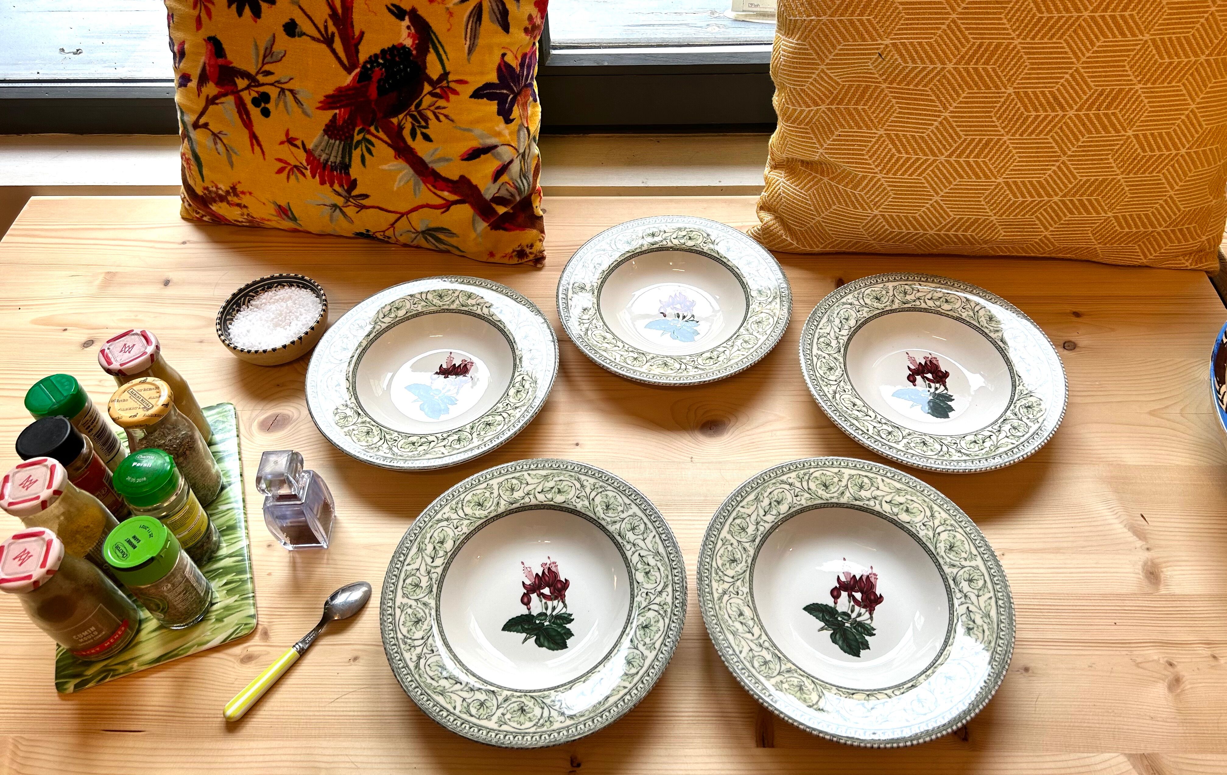 Plates" applebee collection " by "the royal horticultural society"