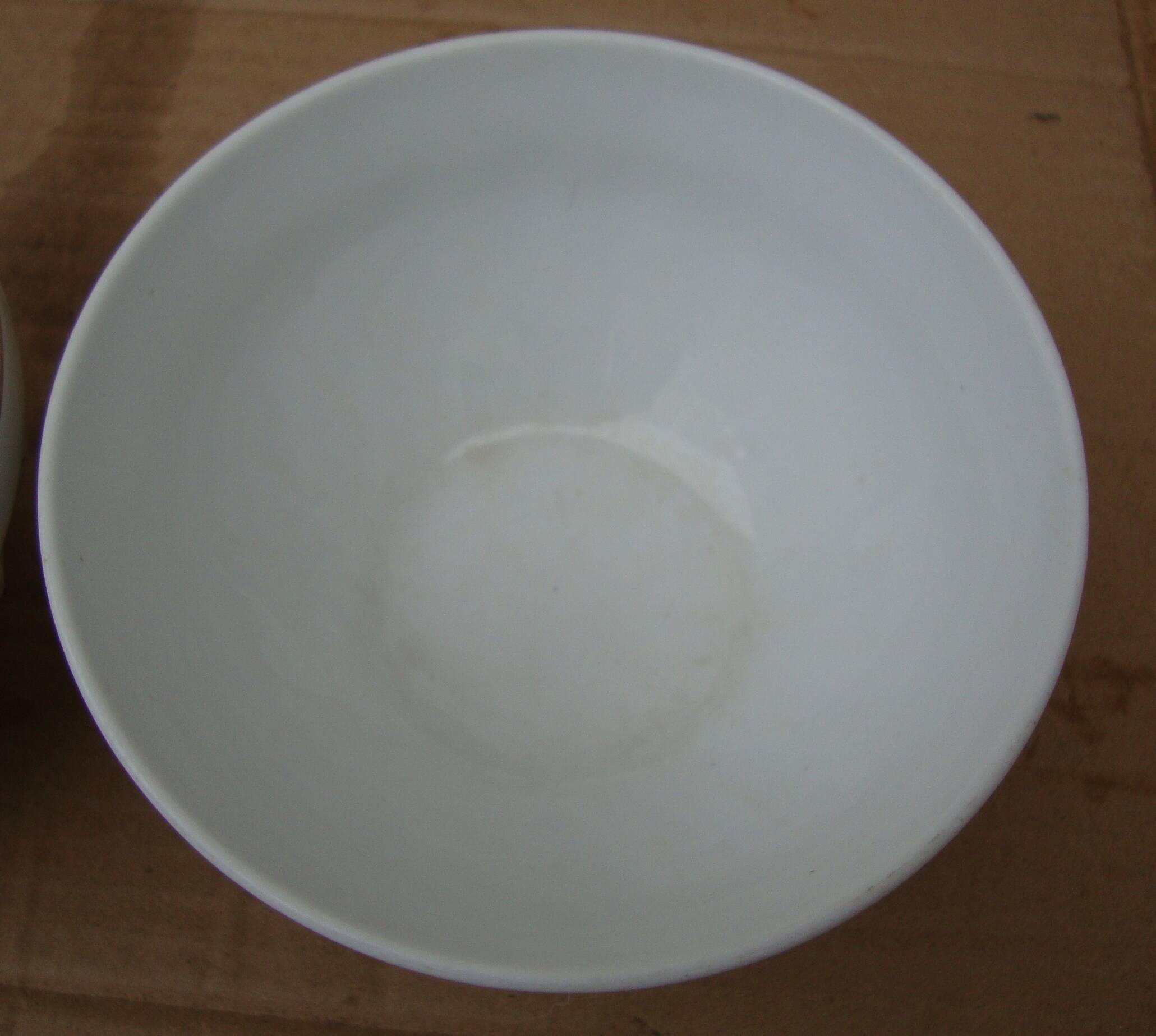 Set of 2 old ribbed white Longchamp porcelain bowls with gold decoration