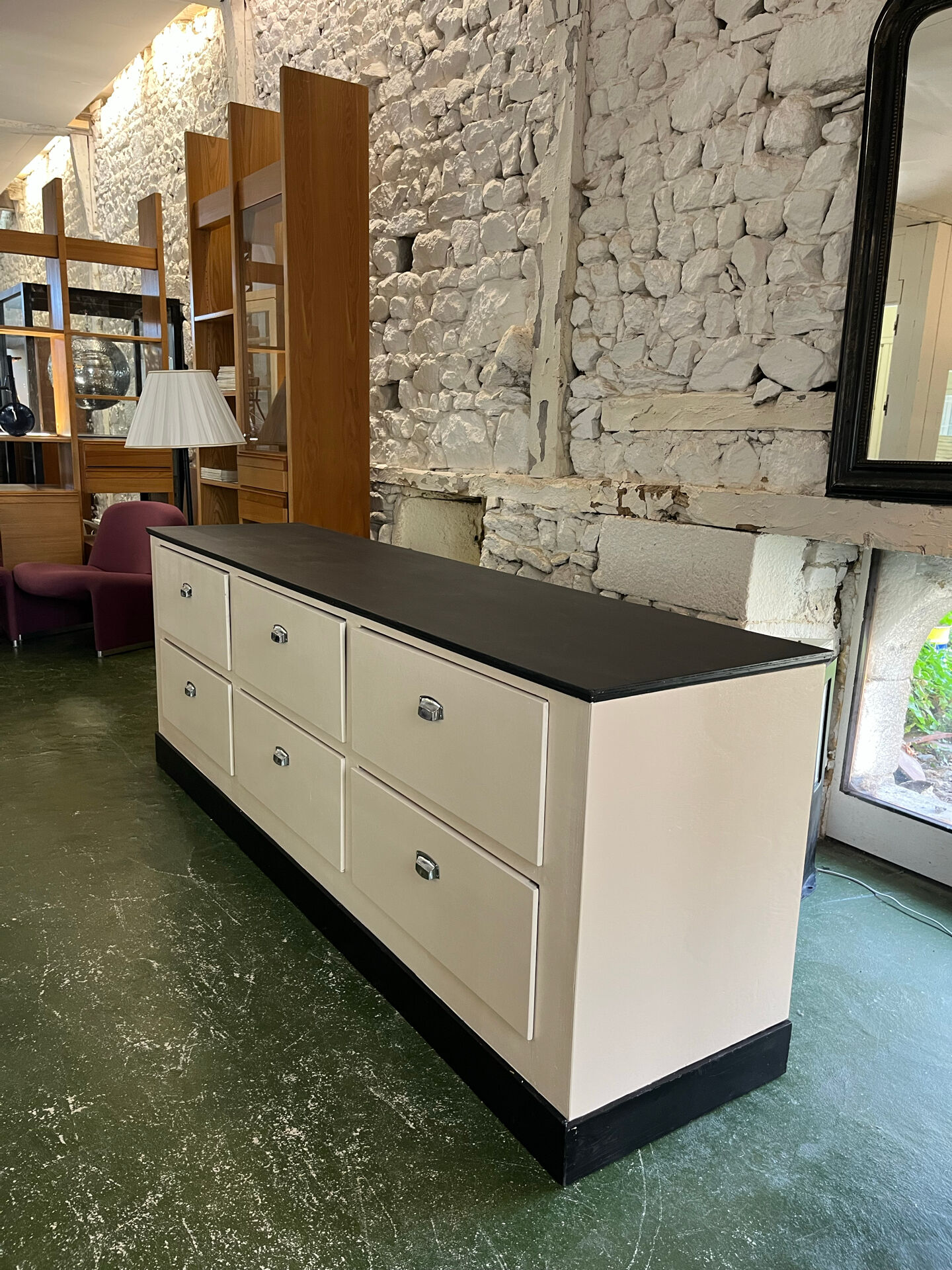 Shop counter