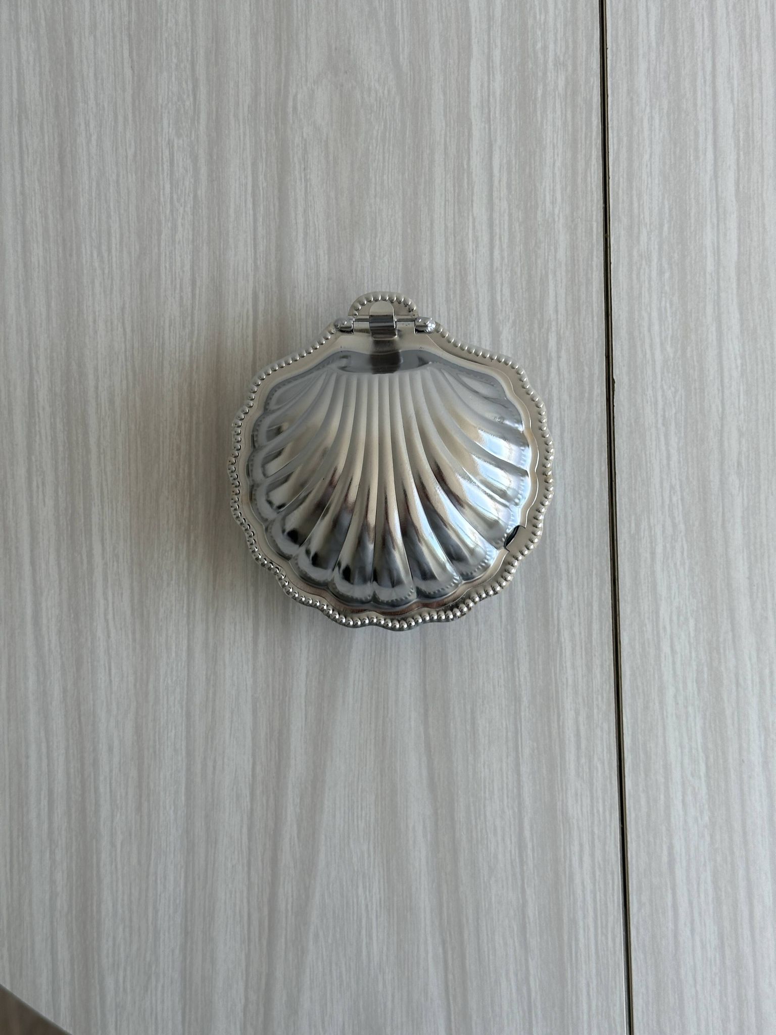 Shell butter dish