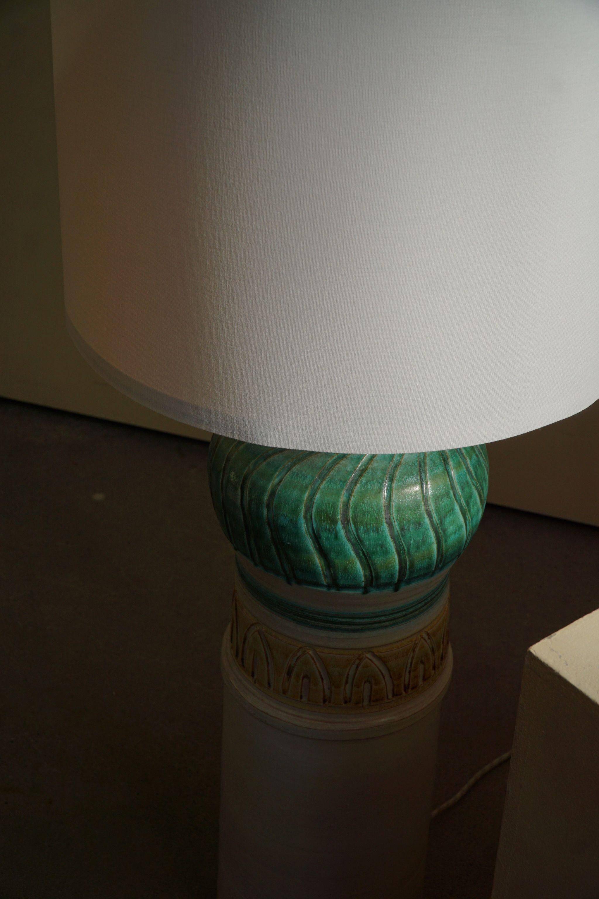 Decorative floor lamp in modern Danish ceramic, made in the 1970s.
