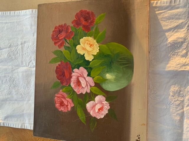 Table bouquet of roses by vintage Collet