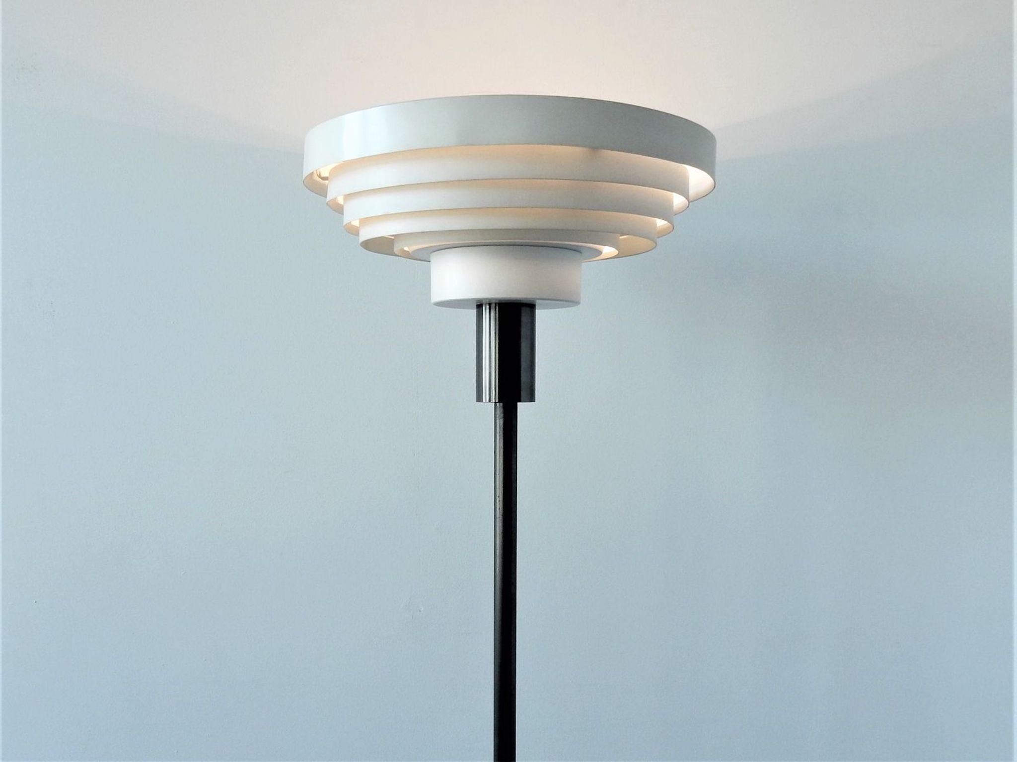 Lampadaire vintage avec abat-jour en forme d'anneau 1970s
