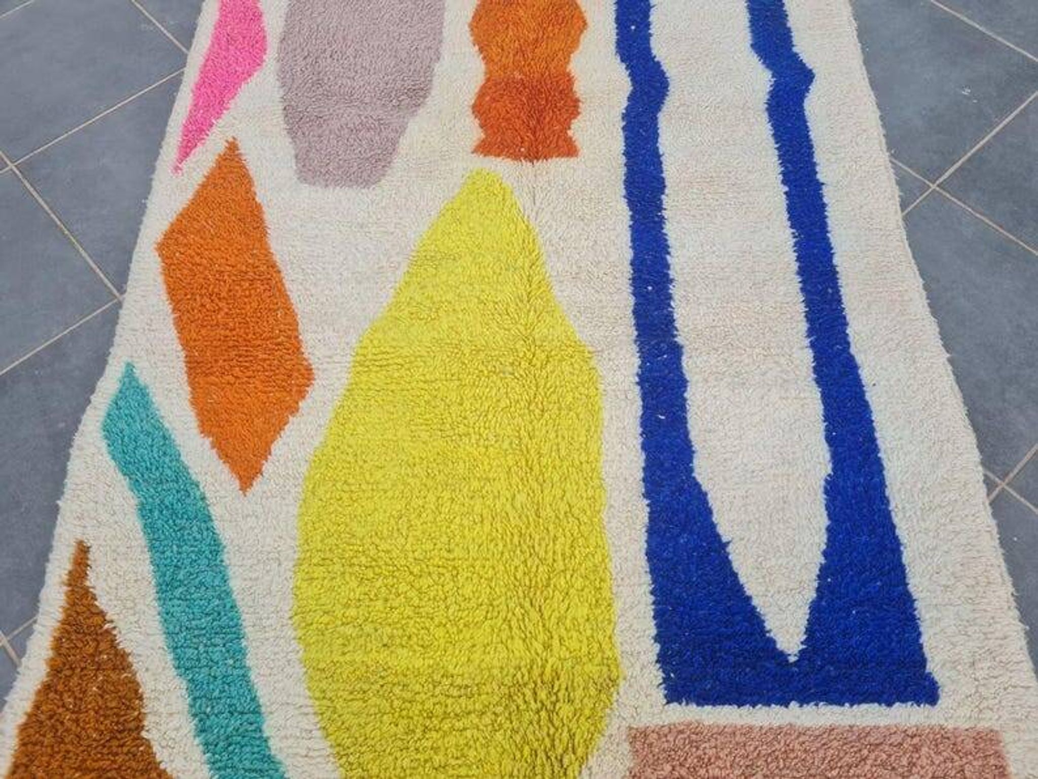 Wool rug 300cm x 200cm