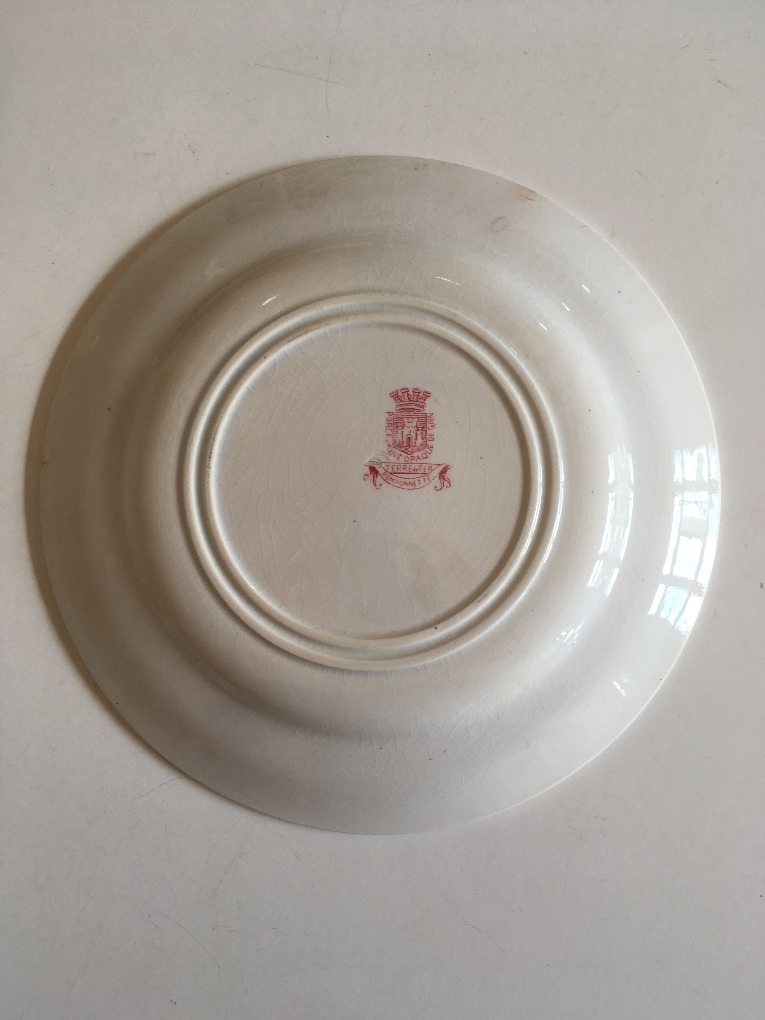 Plate faience of Gien to rose Pomponette design