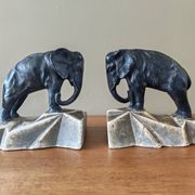 Paire de serres livres art déco en plâtre