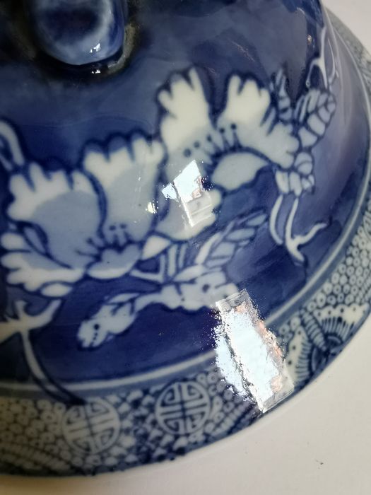 Ancient white blue Chinese ceramic pot