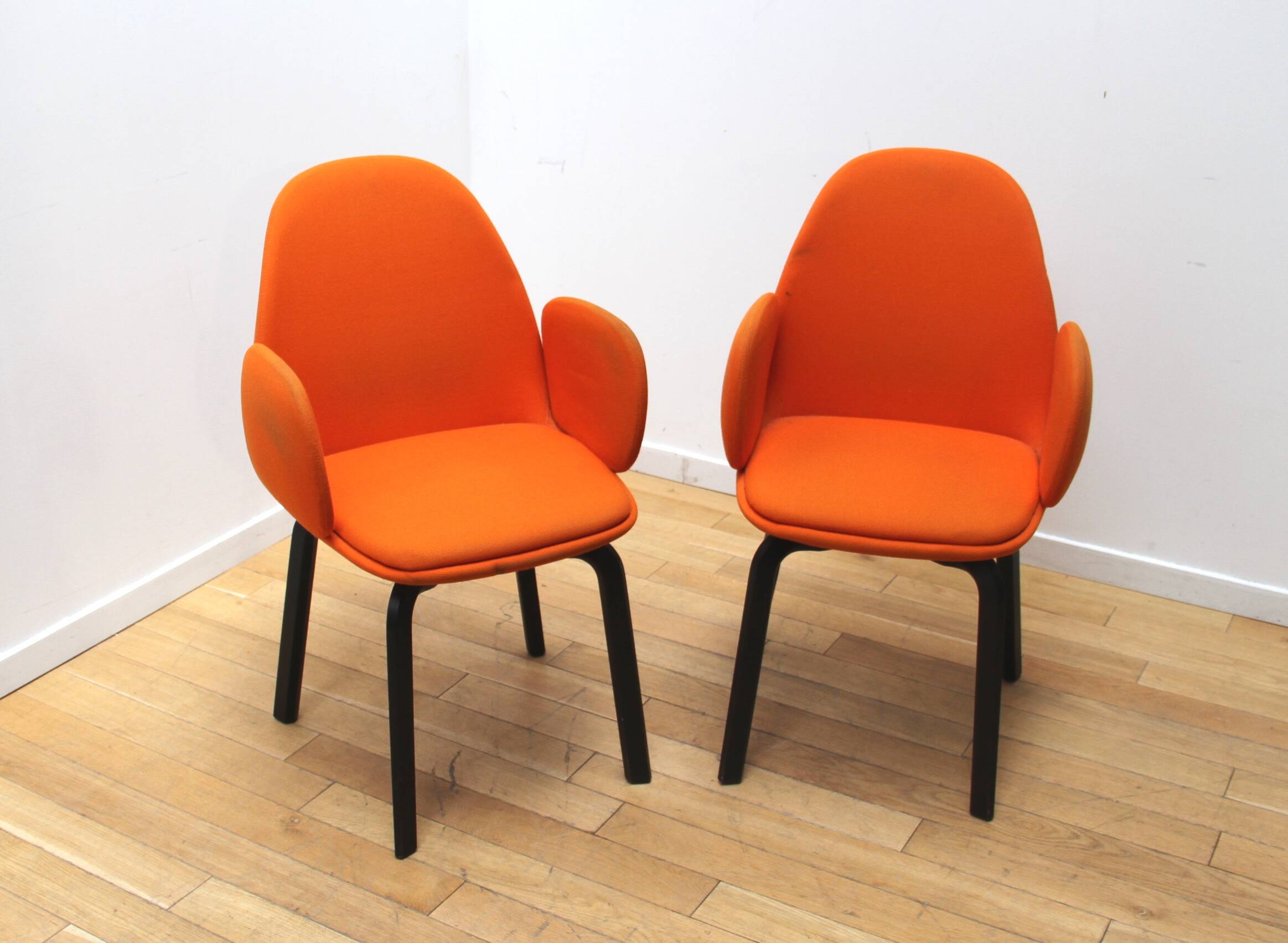 Pair of JH30 armchairs, Fritz Hansen