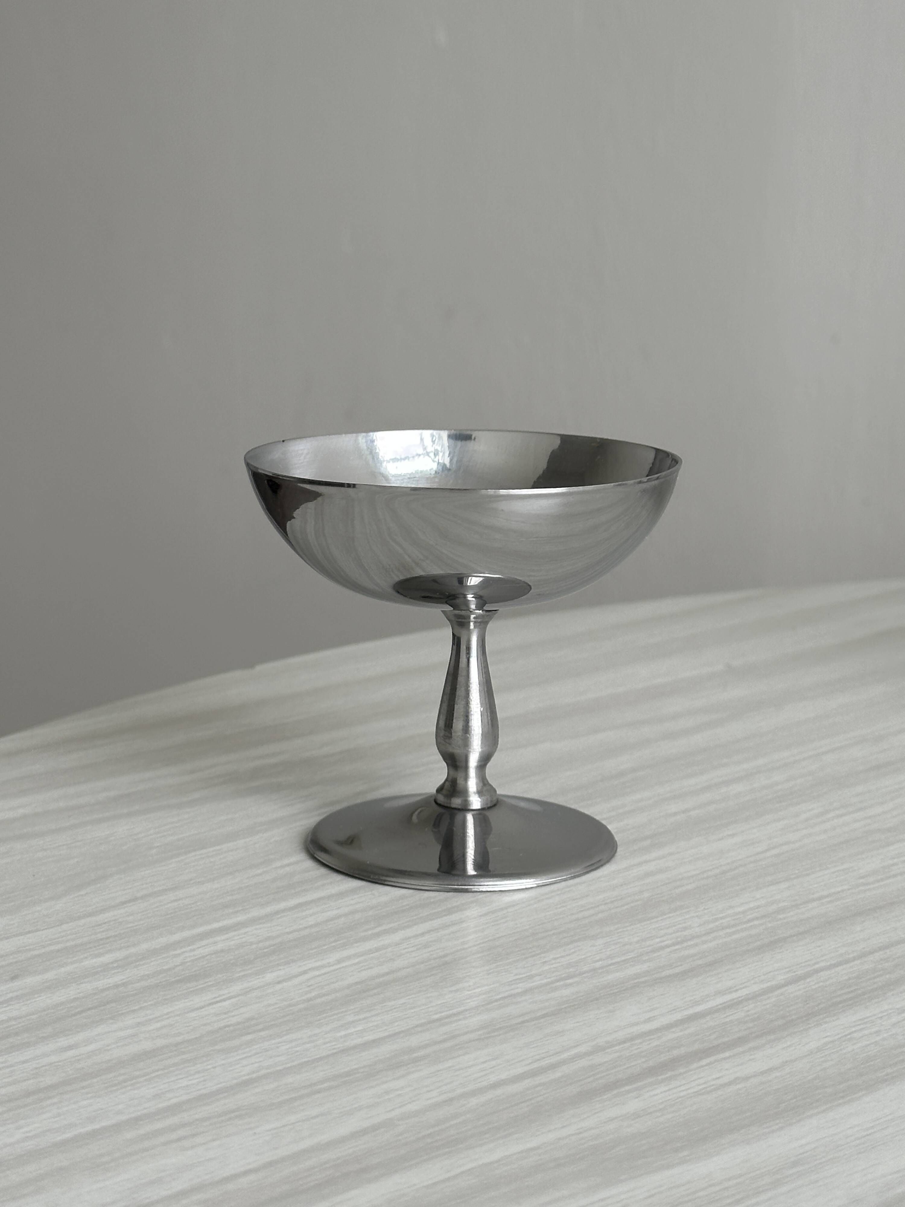 Set of 6 vintage stainless steel dessert bowls on feet