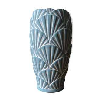 Vase à relief