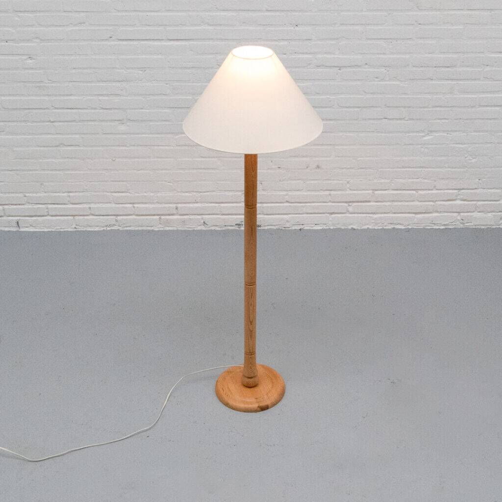 Pine floor lamp Solbackens Svarveri 1970s