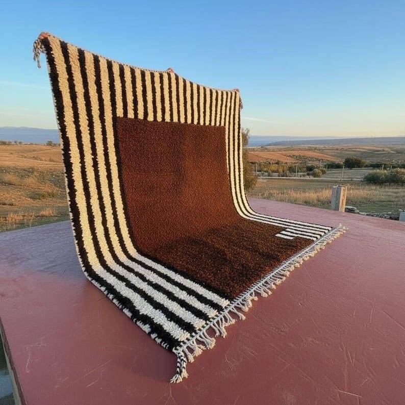 Large Berber rug made of natural wool from the Atlas Mountains, 3/4 m.