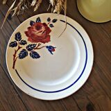 5 flat plates (floral pattern) mismatched: Badonviller (2+2) and a K&G Lunéville model Chantal