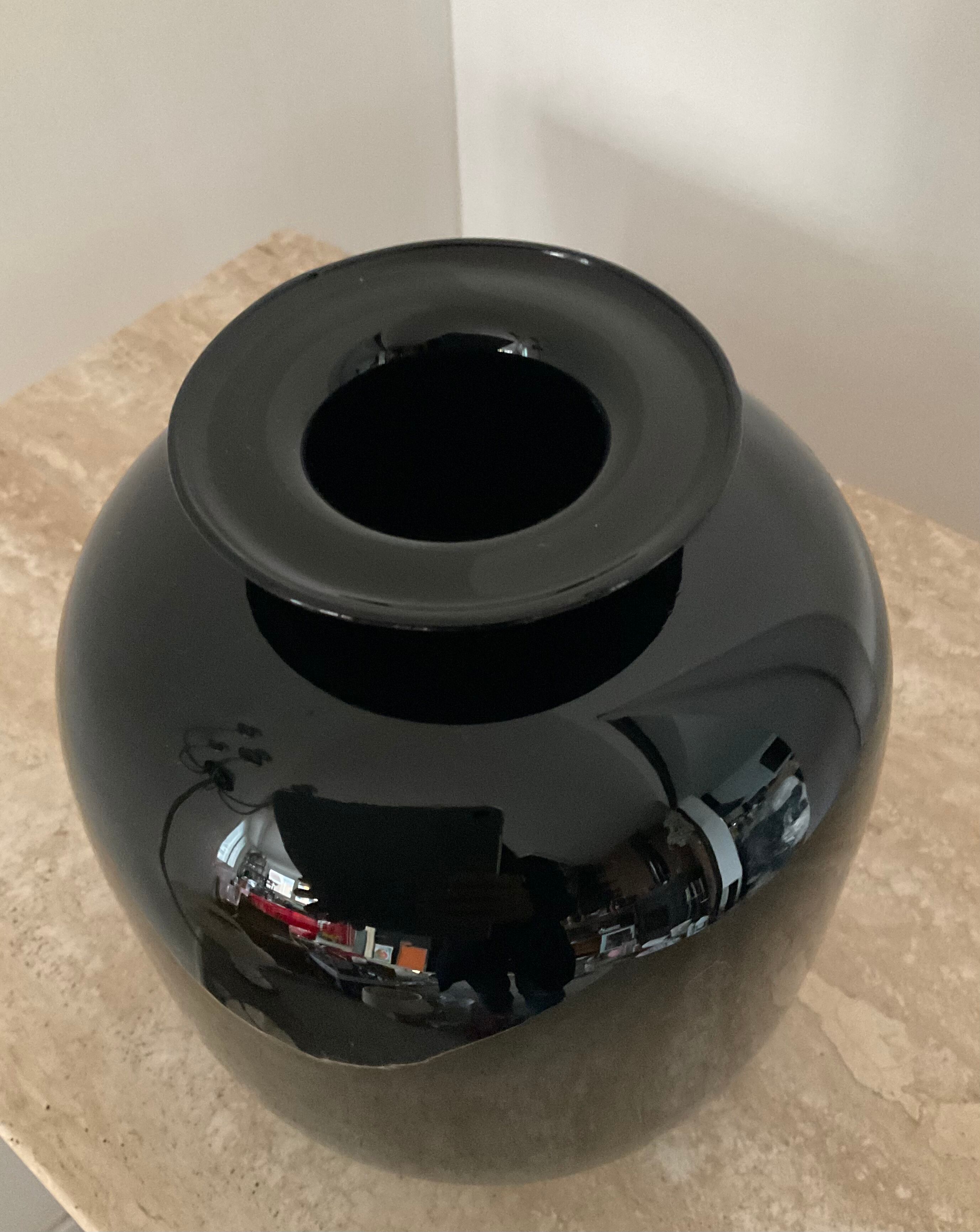 Vintage vase in black opaline 60s-70s